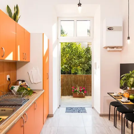 Cracow Best Location Apartment With Garden-2