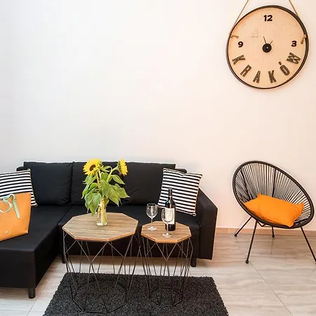 Cracow Best Location Apartment With Garden-3